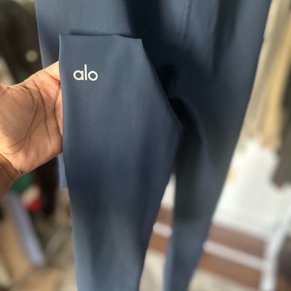 ALO YOGA RIPPED WARRIOR LEGGINGS WOMEN’S SIZE SMALL BLUE - Picture 7 of 10